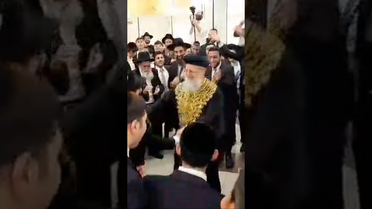 הראשל'צ הגר"ד יוסף פותח בריקוד אדיר בחתונת אחד מתלמידו