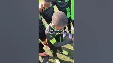 La Causerie De Ce Petit Pour Motiver Ses Coéquipiers Football Foot 