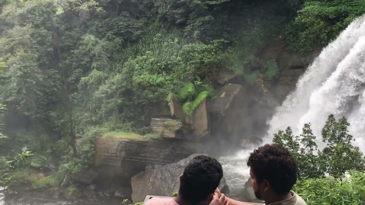 Huluganga Ella waterfall