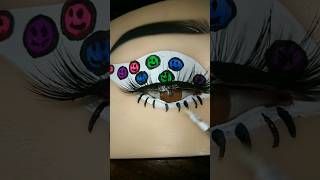smiley #makeup #shorts #graphicliner #makeuptutorial #eyemakeup #lips #smiley #makeupartist