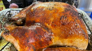 THE PERFECTLY JUICY AND MOIST  ROASTED TURKEY  /OLD SCHOOL HERB ROASTED TURKEY/HAPPY THANKSGIVING