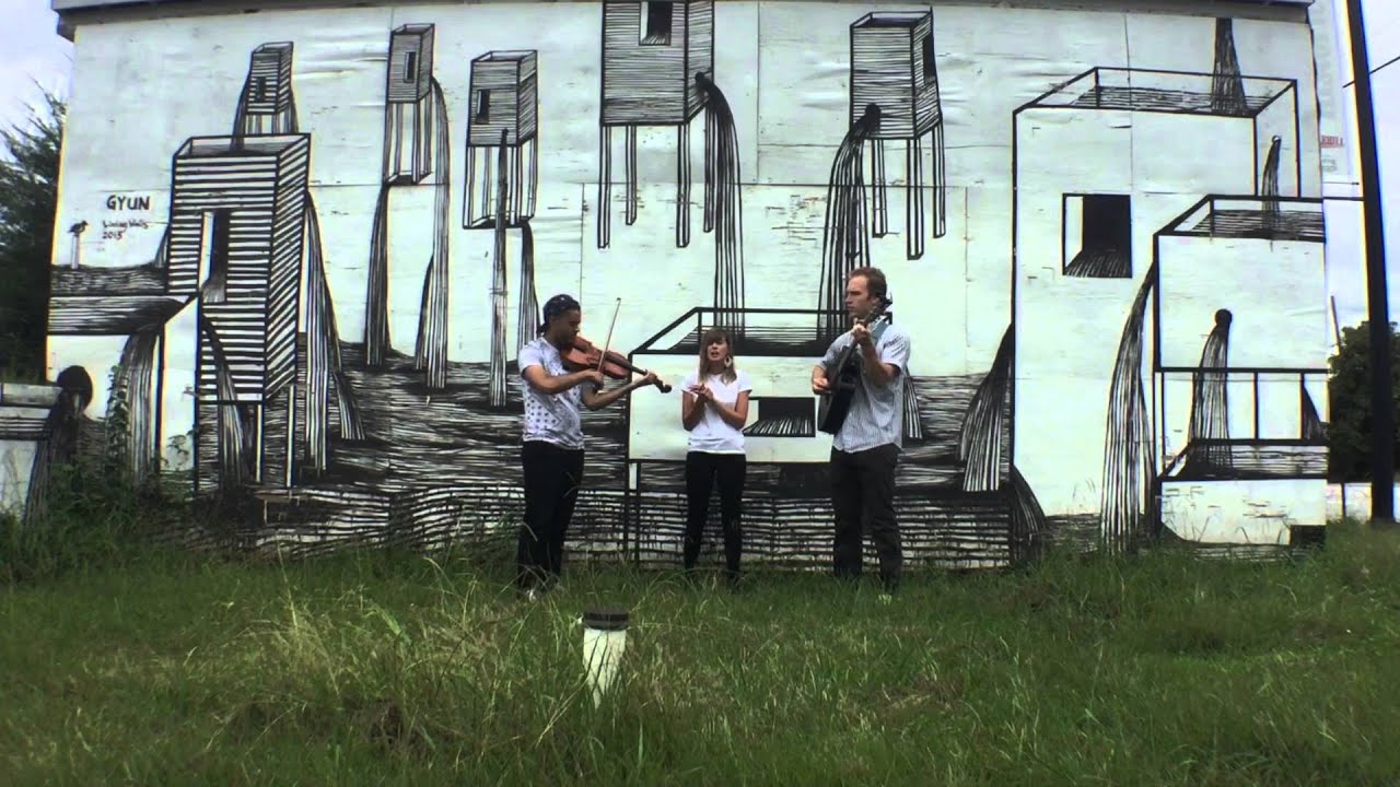 Paige Hargrove - Black and White - Live Mural Sessions