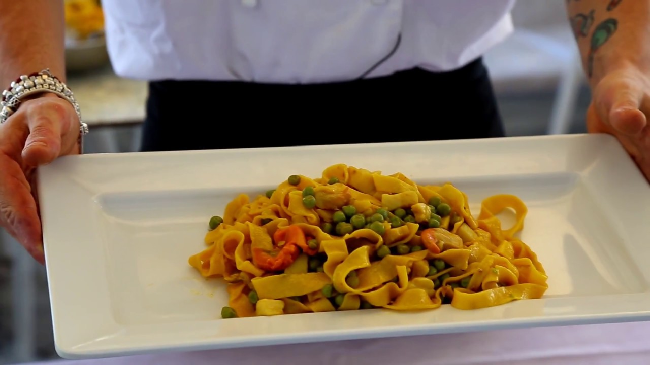 Tagliatelle con capesante piselli e zafferano ristorante Mediterraneo Cesenatico
