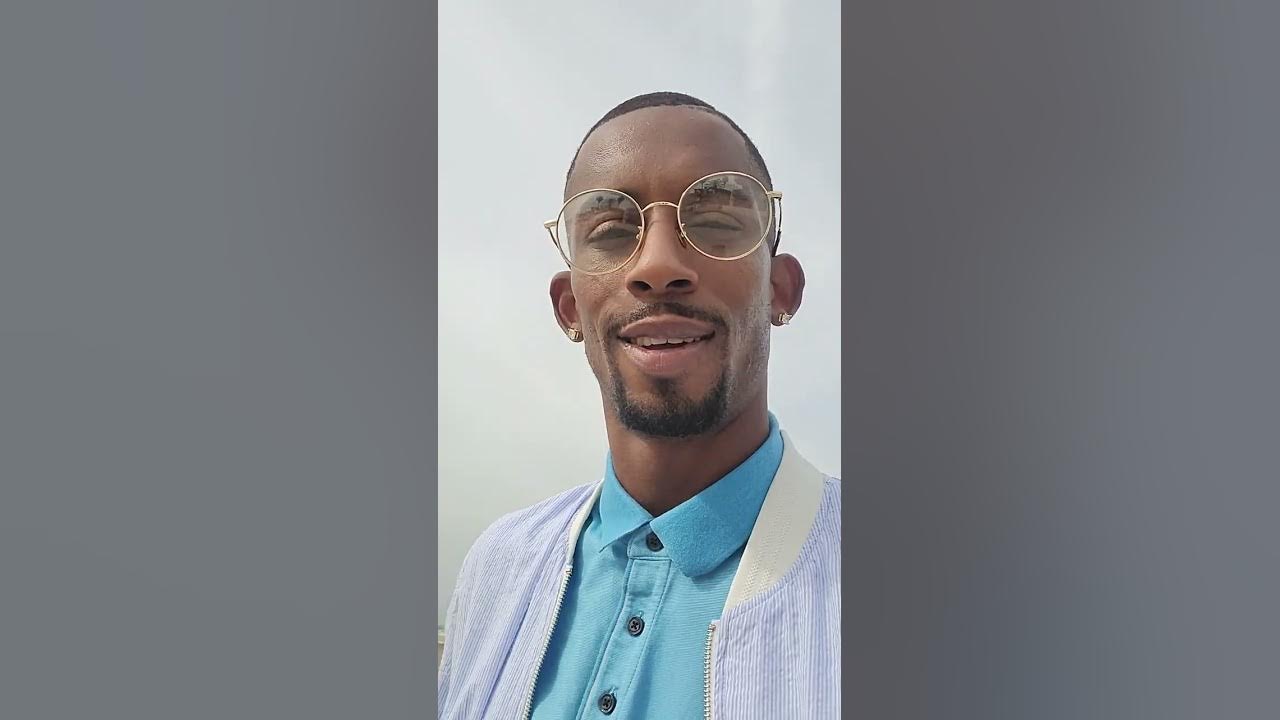 Personal and possessive pronouns правило. Us yours. Him his her таблица. Possessive pronouns и possessive adjectives разница. Us yours.