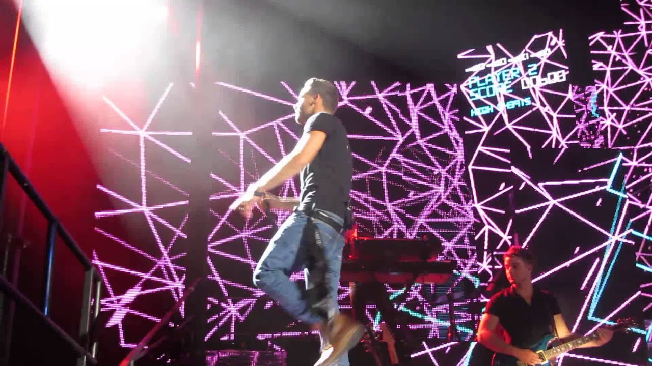 Kiss You - One Direction - Front Row - Melbourne 30.10.2013 FINAL SHOW - HQ