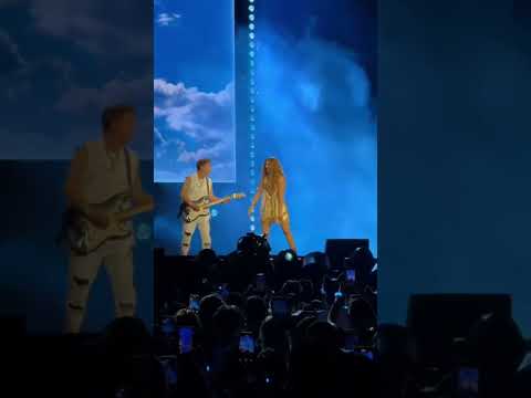 Shakira estrena Si