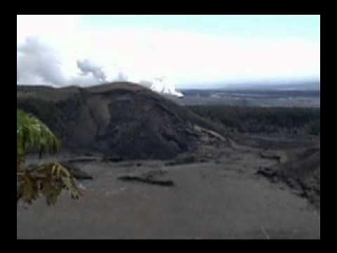 Kilauea Iki Crater Overlook, Hawaii Volcanoes National Park