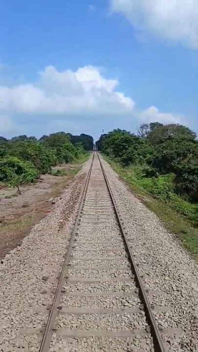 ඕමන්ත වවුනියා අතර ගංවතුරට කැඩි ගිය රෙල් පාර නැවත යතාතත්වයට පත් කිරීම #millionviews #music