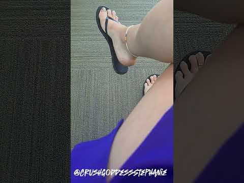 waiting room flops #feet #foot #flipflops