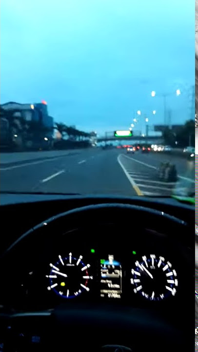 Jalan Jalan Sore With Innova Venturer