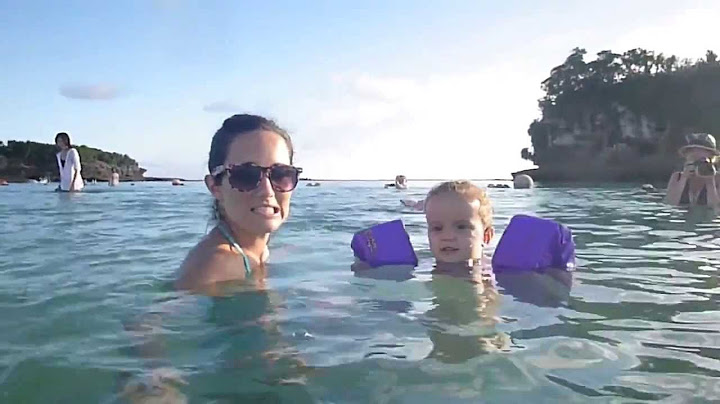 Soldato fa una sorpresa a sua moglie e a sua figlia