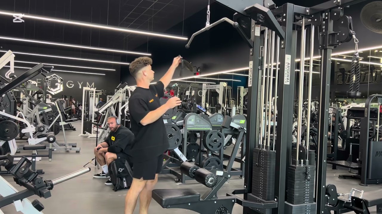 Exercise Tutorial - Neutral Grip Lat Pulldown