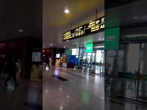 How to take a bus No. 86 from Noi Bai International Airport to Hanoi Old Quarter - YouTube