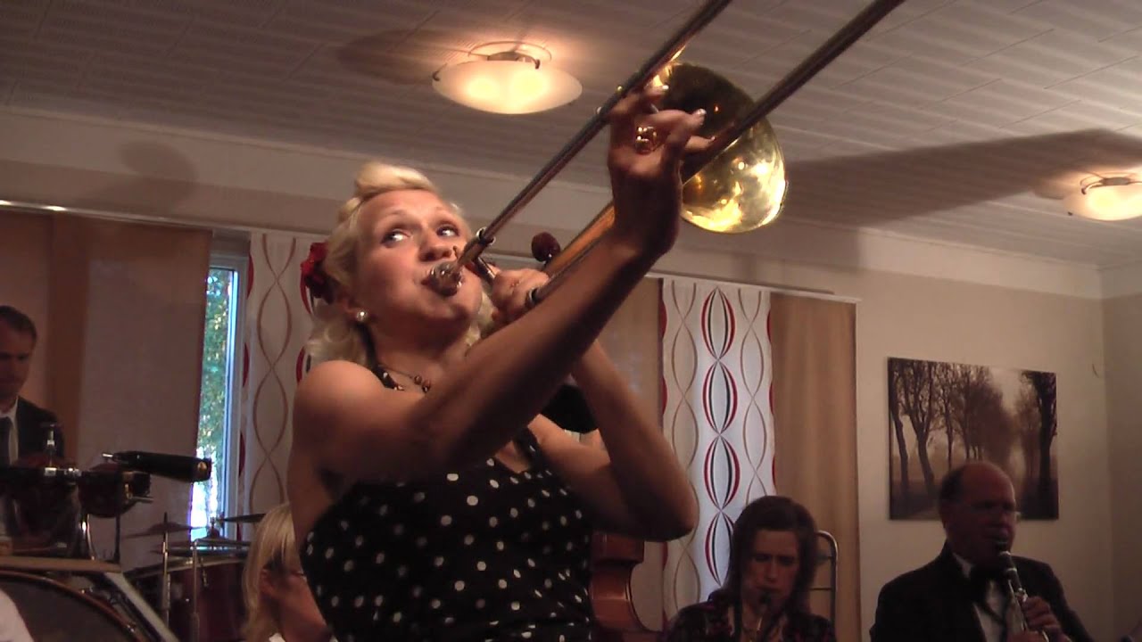Watch "BUGSY"(Henrik Johnsson)CARLING BIG BAND - Gunhilds song about a dog at Falsterbo Jazzklubb on YouTube Watch "BUGSY"(Henrik Johnsson)CARLING BIG BAND - Gunhilds song about a dog at Falsterbo Jazzklubb on YouTube