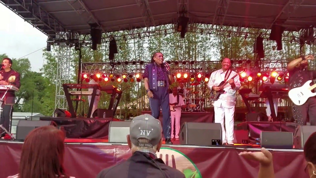 commodores brick house