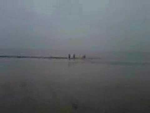 swimming at skeggy on boxing day 2006 part 2
