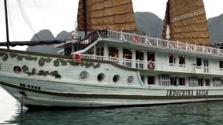 رحلة كروز في هالونغ باي فيتنام Halong Bay Trip in Vietnam