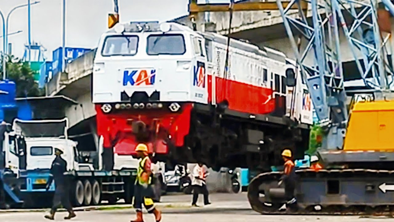FINISH  Kloter Terakhir Tiba di Terminal JICT Tanjung Priok Dengan Dua Lokomotif