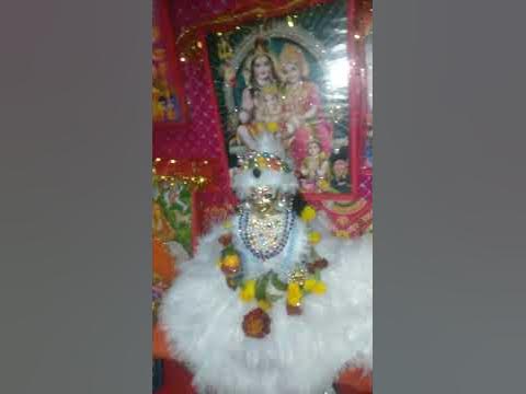 aaj biraj main holi h