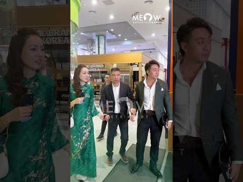 NSND Công Lý được bà xã và diễn viên Trương Hoàng dìu vào dự buổi công chiếu phim Mùi Phở