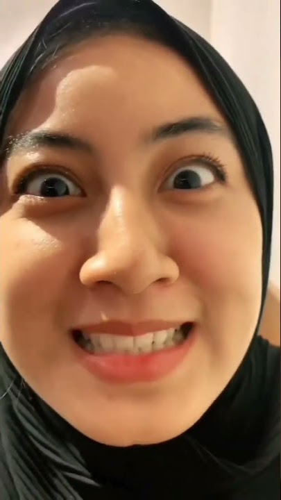 Ekspresi muka gadis ini dapat banget