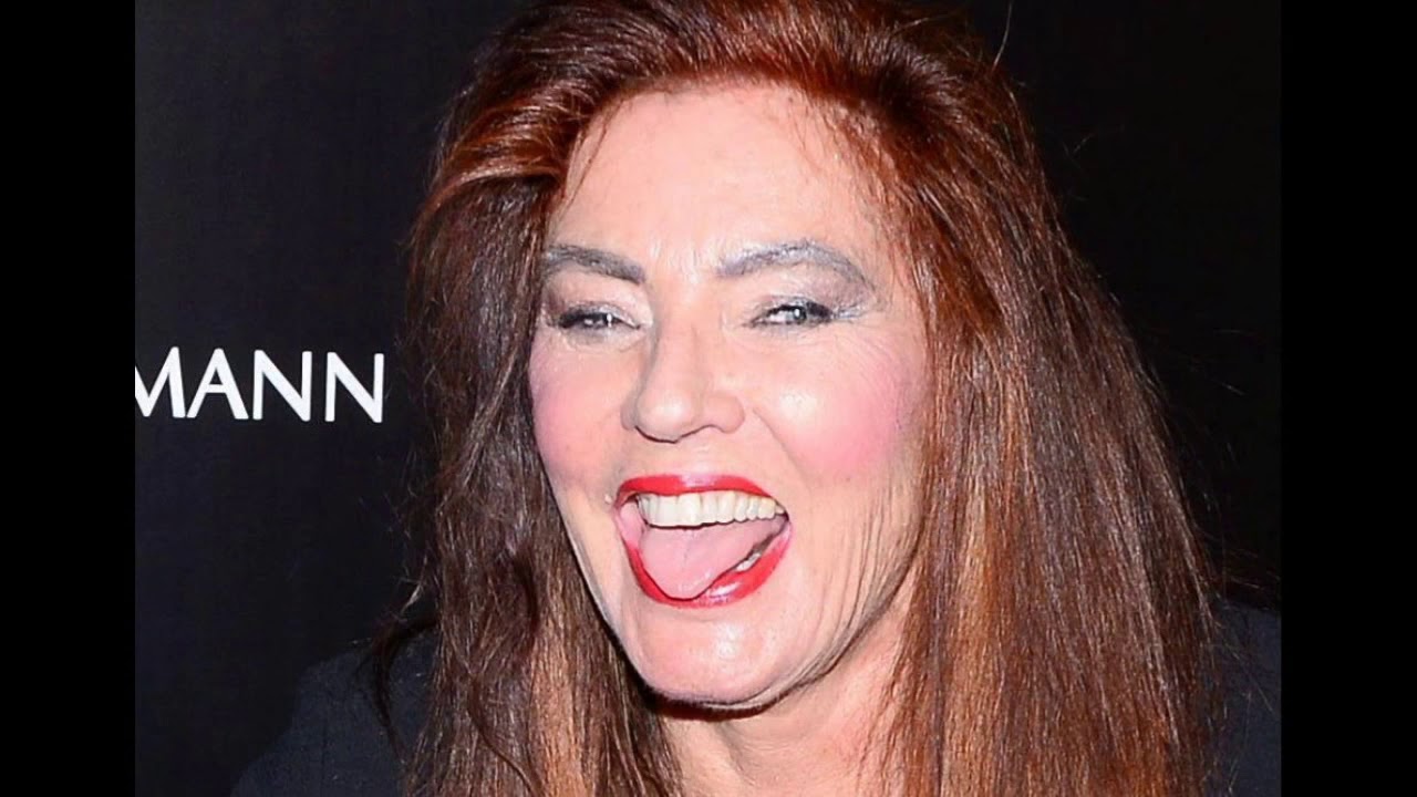 Agnieszka Fitkau Perepeczko pozuje na sciance - YouTube