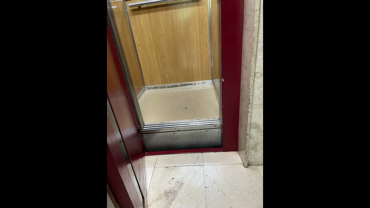 Me quedo ENCERRADO en el ascensor, OTIS ring ALARM