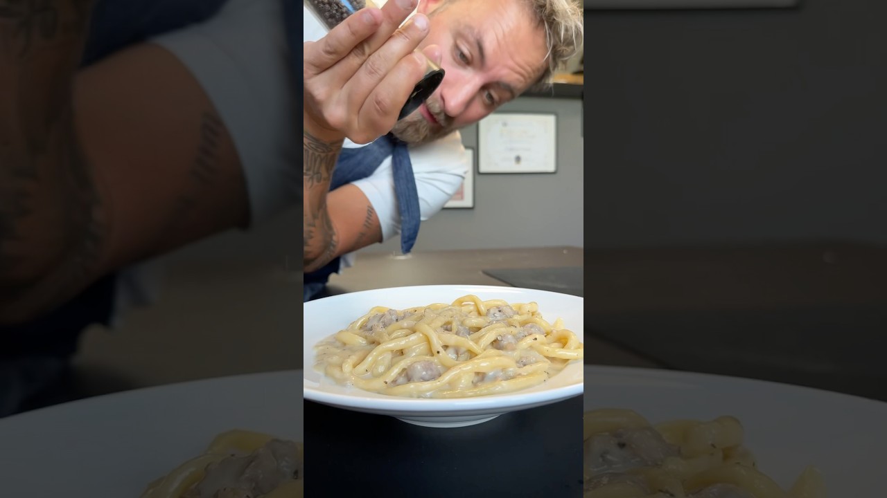 Pici Cacio e Pepe con Salsiccia Arrosto