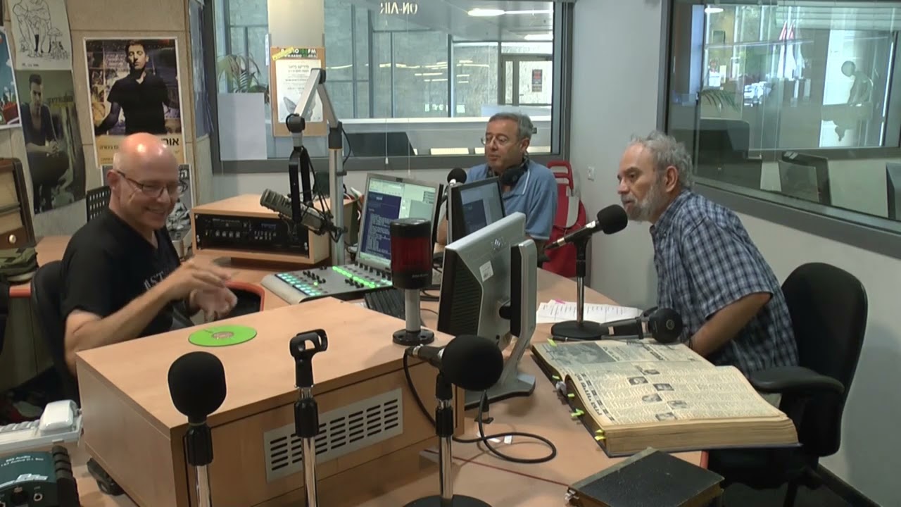 מאחורי הקלעים של הקלטת שתי תכניות בסדרה: 'אות ועוד'ברדיו קול יזרעאל 106FM