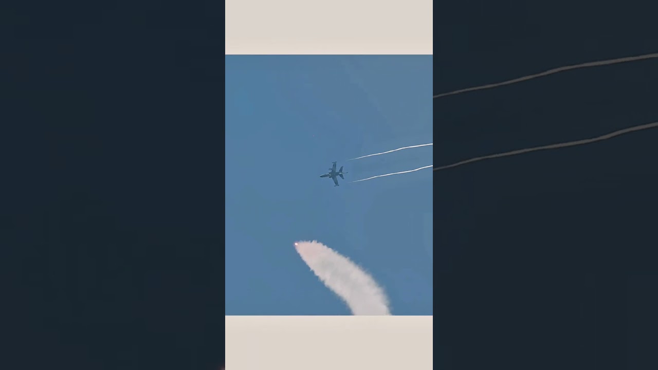 Pantsir-S1 hits JH-7A with a 95Ya6 Surface-to-air missile...