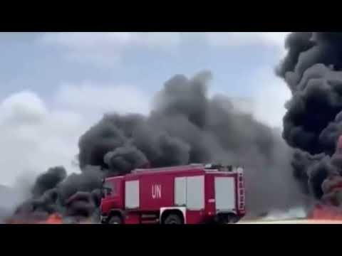 Avião pousa de ponta cabeça na Somália