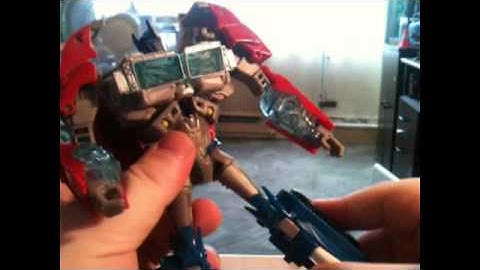 transfomers prime robots in disguise voyager class optimus prime video review