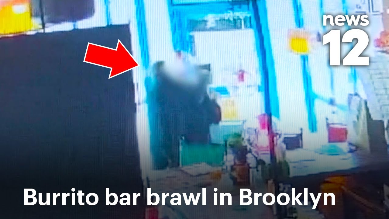 В бруклинском баре Burrito Bar 5 человек подверглись нападению со стороны женщины, предположитель...