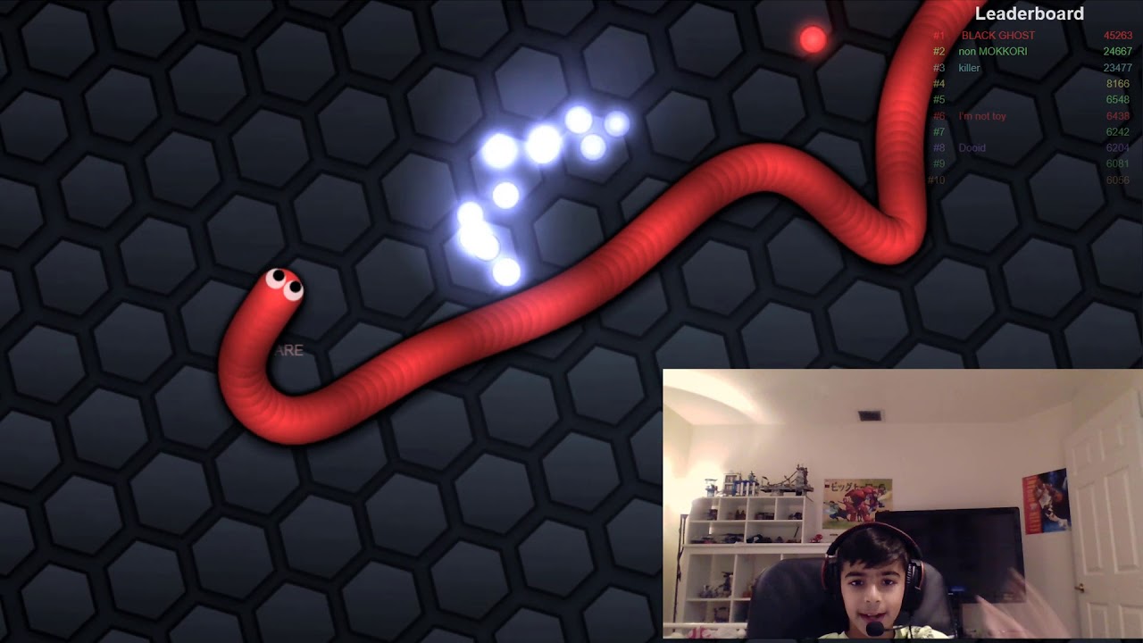 Master Mike Gaming plays Slither