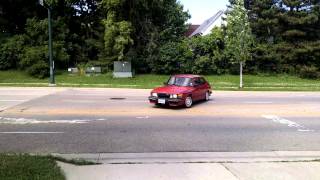 Drive away in a Saab 900 turbo