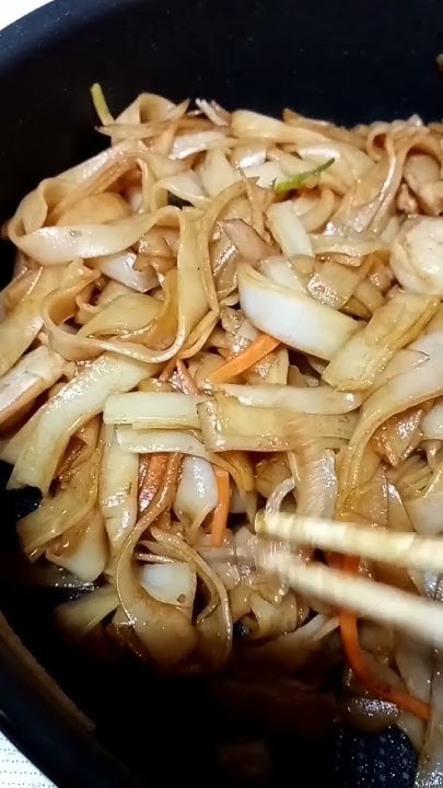 Stir Fry Flat Rice Noodles asmr food satisfying chinesefood stir-fry-flat-rice-noodles-asmr-food-satisfying-chinesefood