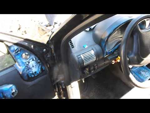 ოპელ კორსა წყლის დაჩიკის დაზიანების შემდეგ.