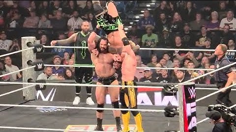 The Uso’s vs Logan Paul & Drew McIntyre Full Match - WWE Raw 11/24/2025