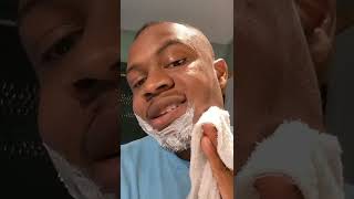 Using Magic Shaving Powder to eliminate razor bumps 💯