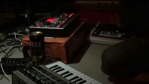 Perfect Clear (Machinedrum, x0xb0x, microKorg acid jam)