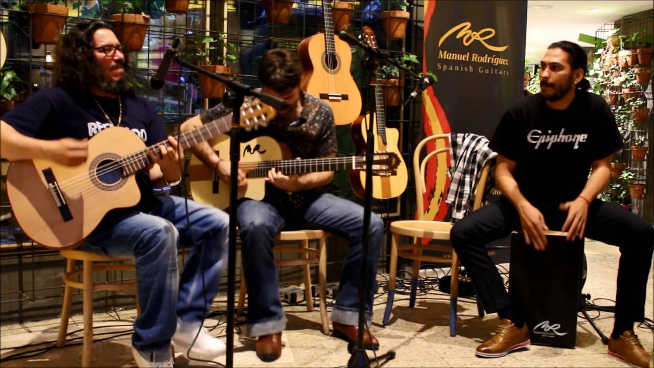 Raimundo Amador toca un blues con su MR