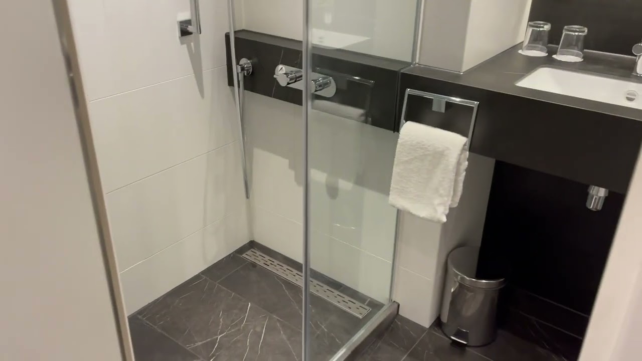 Get a look at the A and B cabin sizes and layouts on Amadeus Cara & Star.