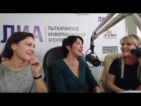 Актрисы театра и кино музея-театра "Булгаковский Дом" Лариса Маркина и Евгения Бурдихина