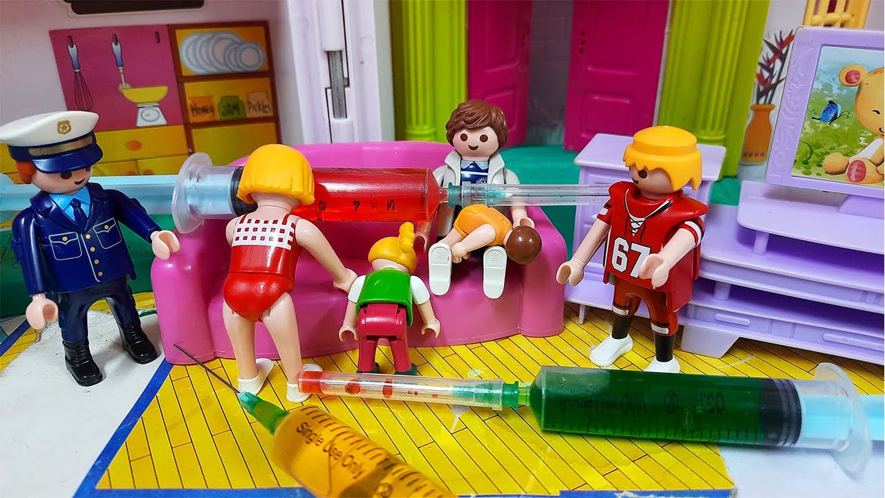 يوم التطعيمات ياتري جنه و رؤي مستخبين فين - عائلة عمر - قصص اطفال - العاب بنات - عائلة ماما غادة