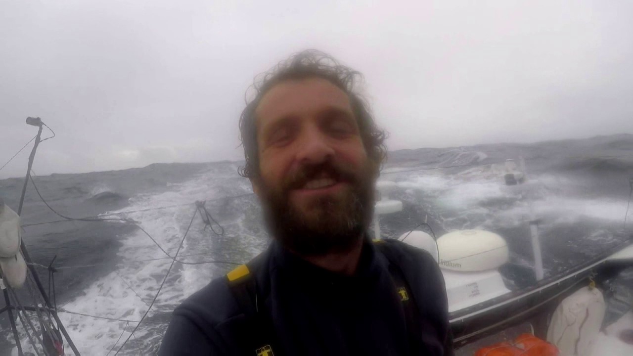 J94 : Eric Bellion ne lâche rien malgré quelques difficultés à bord / Vendée Globe