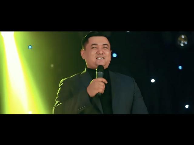 Қара трусикидегі бөксенің фотосы