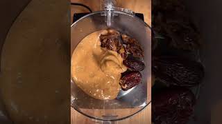 تمر بزبدة الفول السوداني | Dates with peanut butter