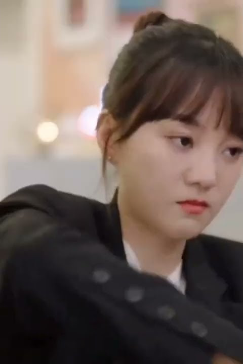 The way she sat at her home..home is the best place or not?comment💬