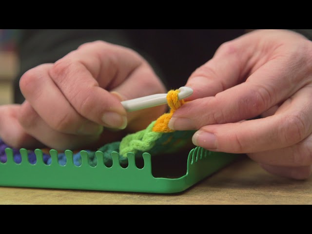 How to Finish a Potholder Loom - Happy Happy Nester