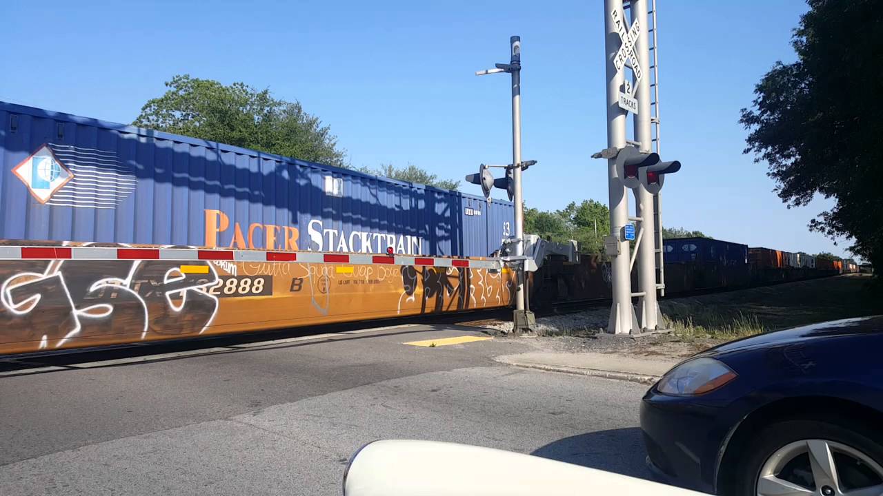 3370 Train CSX 3370 & 3376 Intermodal train, North Charleston, SC - YouTube